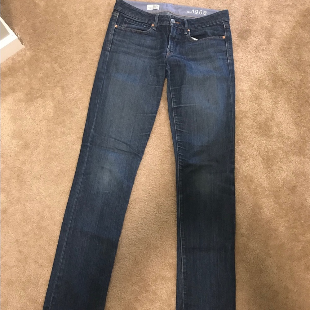 EUC GAP Real Straight Jeans - Size 6 long